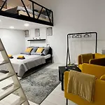 West Station Gallery - Free Parking, Cozy Home, Perfect For Families Apartment Budapest