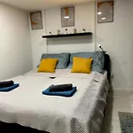 Apartment West Station Gallery - Free Parking, Cozy Home, Perfect For Families
