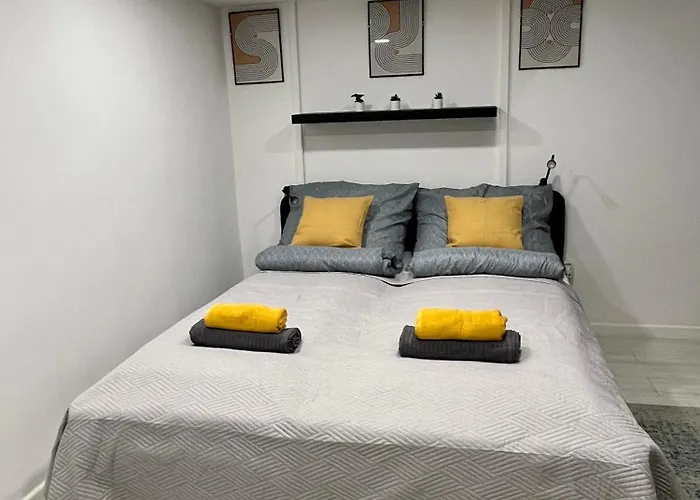 West Station Gallery - Free Parking, Cozy Home, Perfect For Families 부다페스트